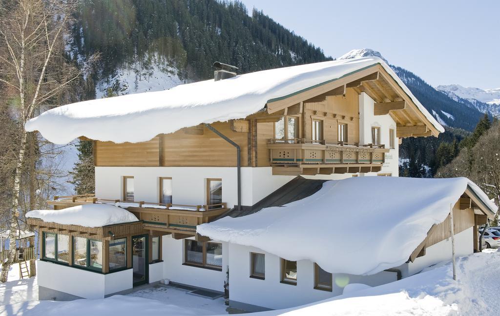 Haus Spieleck Bed and Breakfast Saalbach-Hinterglemm Eksteriør billede