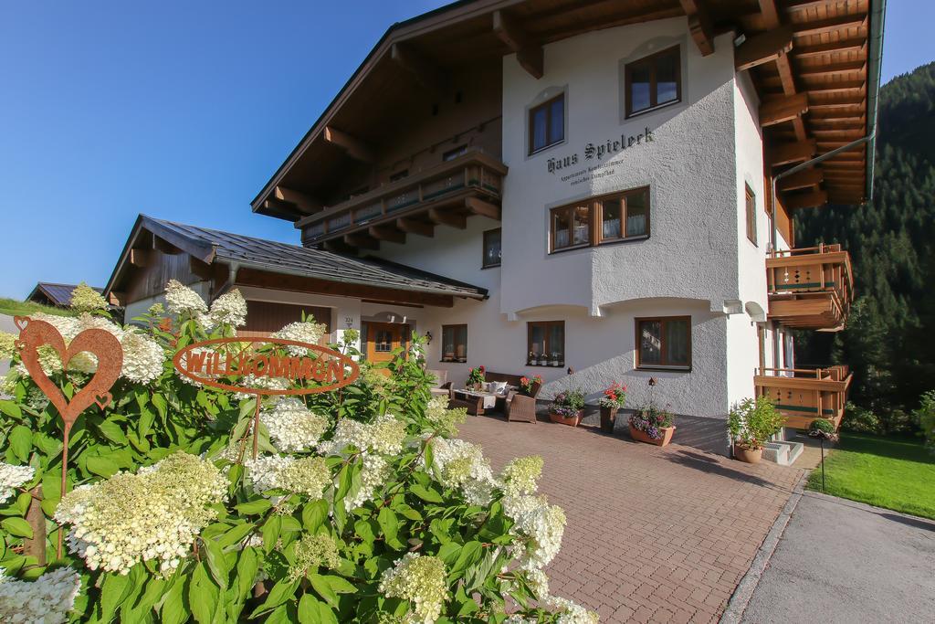 Haus Spieleck Bed and Breakfast Saalbach-Hinterglemm Eksteriør billede